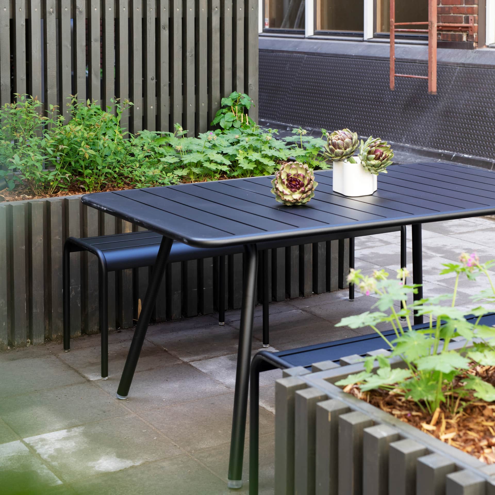 Istuinryhmä pihalla