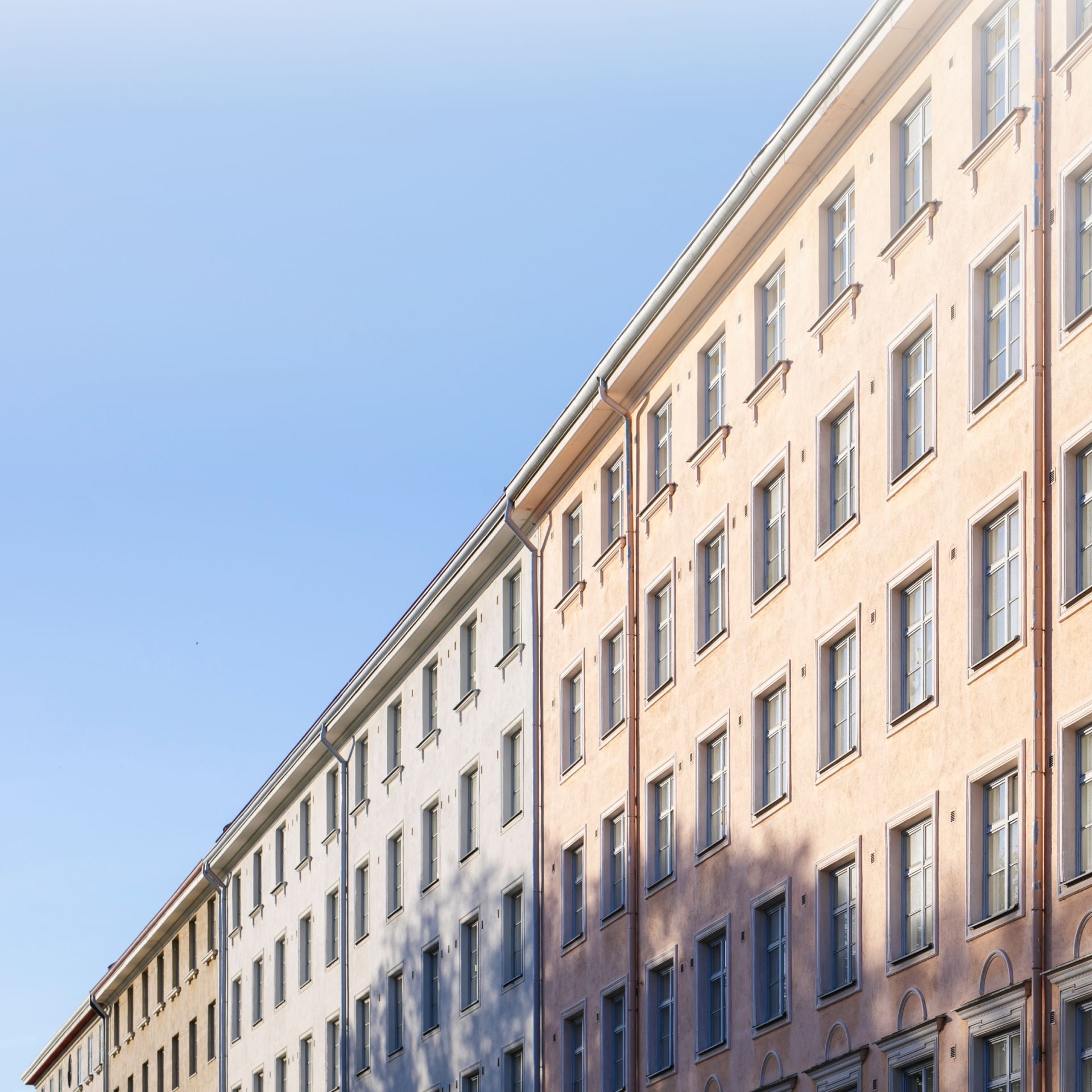 Töölön talojen värikkäitä julkisivuja