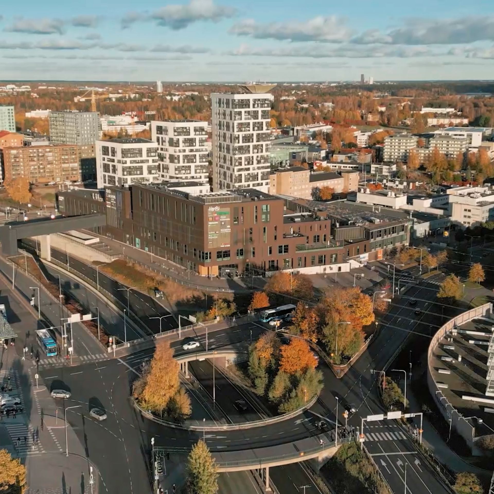 Herttoniemen kauppakeskus Hertsi ilmakuva
