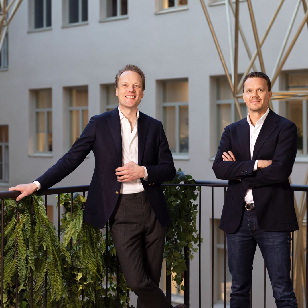 Vasemmalla Newil&Baun toimitusjohtaja Petri Ylivuori ja Urban Partnersin maajohtaja Joonas Lemström oikealla